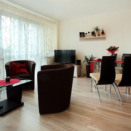 Jtb Apartament Odziezowa Apartment Szczecin Bagian luar foto